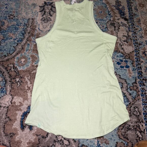 Lululemon hold tight crewneck tank 6 - Picture 3 of 4